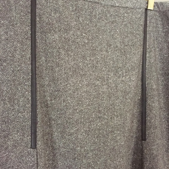 Kenneth Cole double kick pleat skirt. Beautiful! - Picture 4 of 6